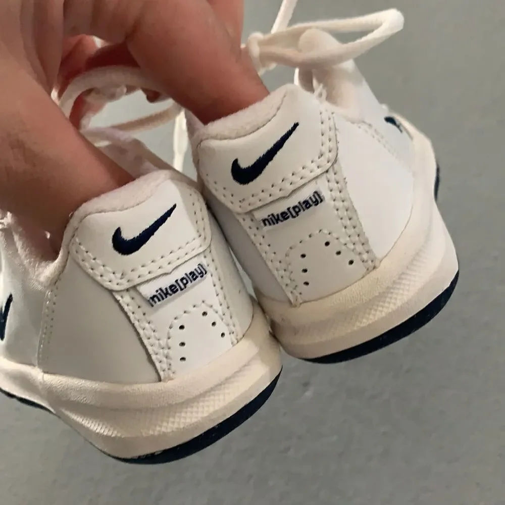 Nike sneakers 👟